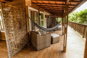 Quarto casal luxo, sacada | Varanda coberta