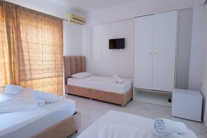 Quadruple Room - Eden Hotel (Sarandë)
