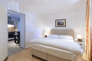 1 bedroom, desk, iron/ironing board, Internet