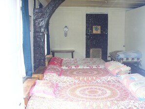 2 bedrooms, iron/ironing board, WiFi, bed sheets - Troya Home Stay - Not a Hotel! Come stay in a Home! (SHILLONG)