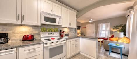 Family Cottage | Private kitchen | Full-sized fridge, microwave, oven, stovetop