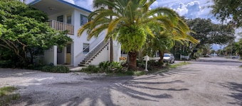 BeachTrail Lodging