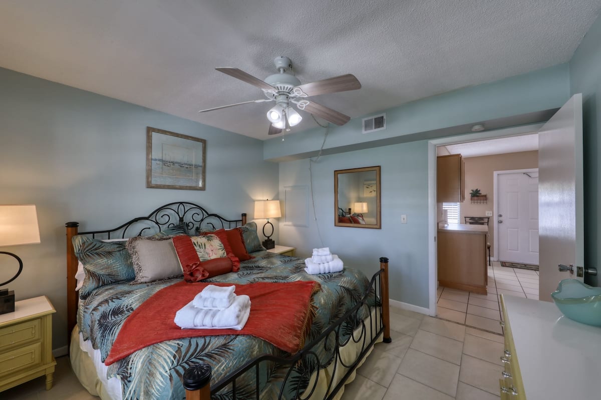 Apartment 5