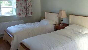 4 bedrooms, iron/ironing board, free WiFi, bed sheets