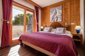 3 عدّة غرف نوم وملاءات أسرّة