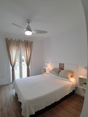 5 soverom, strykejern/-brett, reiseseng for barn og wi-fi (inkludert)