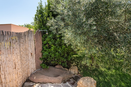 Property grounds. Holiday home in a quiet location with WiFi, garden, and terrace; parking spaces available