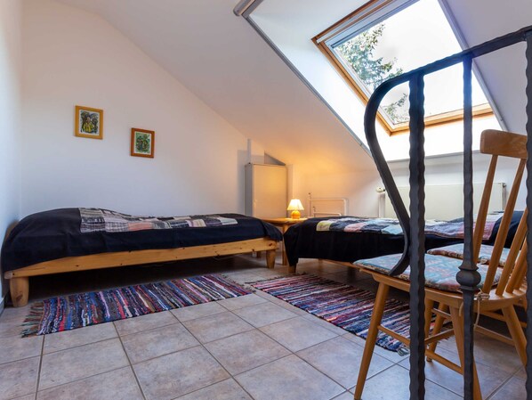 2 bedrooms, WiFi, bed sheets