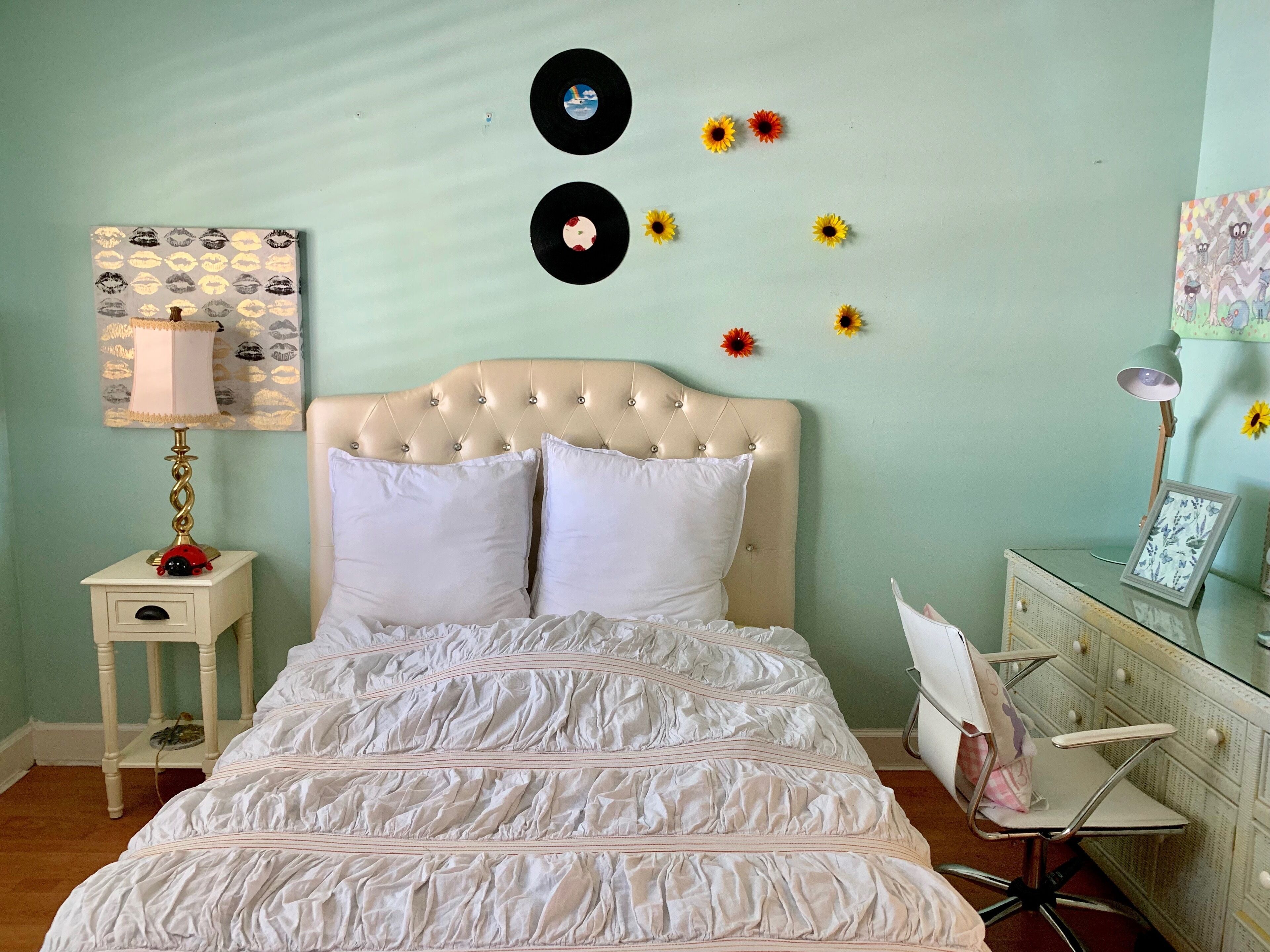 Great room in a beautiful home in safe community