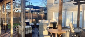 5-bedroom vacation home waterfront on Lake Conroe