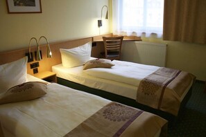 1 Schlafzimmer, Schreibtisch, Reisekinderbett, WLAN