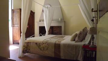 1 chambre, fer et planche Ă repasser, lit parapluie, Wi-Fi