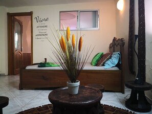 2 bedrooms, premium bedding, memory-foam beds, desk - Dans un jardin au centre ville (Yaoundé)