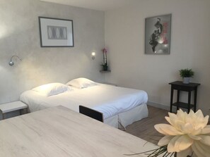 1 bedroom, WiFi, bed sheets