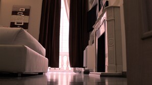 Interior - Luxury Sistina Suite (Rome)