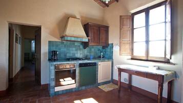 Réfrigérateur, four, plaque de cuisson, lave-vaisselle