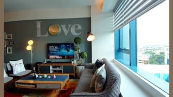 LED TV, Netflix, streaming services, stereo