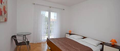 1 間睡房、床單