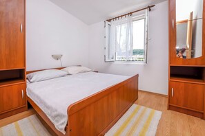 Apartment (A2) | Free WiFi, bed sheets