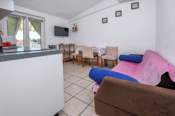 Apartment (A2) | Private kitchen | Fridge, microwave, stovetop, espresso maker