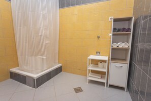Apartment (A2) | Bathroom
