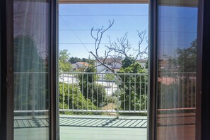 Apartment (A2) | Balkon