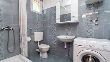 Apartment (A1) | Bathroom | Shower