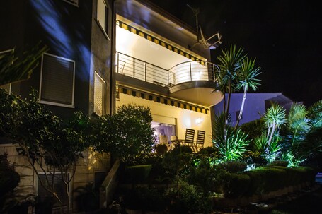 Apartment and Rooms Ana - view 2