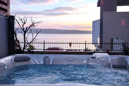 Apartment and Rooms Ana – Affordable hotel in Podstrana