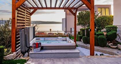 Apartment and Rooms Ana