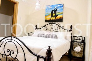 3 slaapkamers, een strijkplank/strijkijzer, gratis wifi, beddengoed