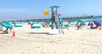 Awesome Location - Walking Distance to Beach