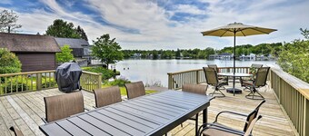 Family Cottage on Chaumont Bay, Walk to Downtown