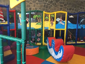 Children’s area - Heated outdoor pool . 25min from Bicheno and St Helens  . (Four Mile Creek)