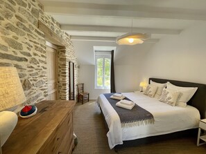5 chambres, bureau, fer et planche à repasser, Wi-Fi