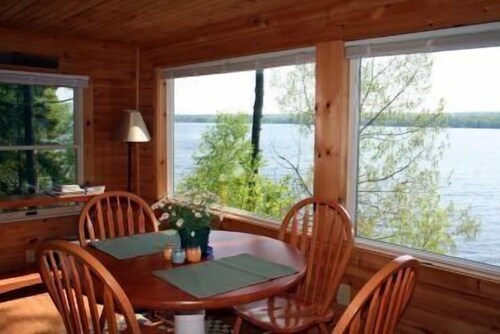 Overlook Cottage, Toddy Pond!