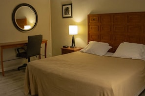 Deluxe Room, 1 King Bed | In-room safe, free WiFi, bed sheets, wheelchair access