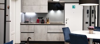 Vibrant Luxury Designer Apartment in Downtown