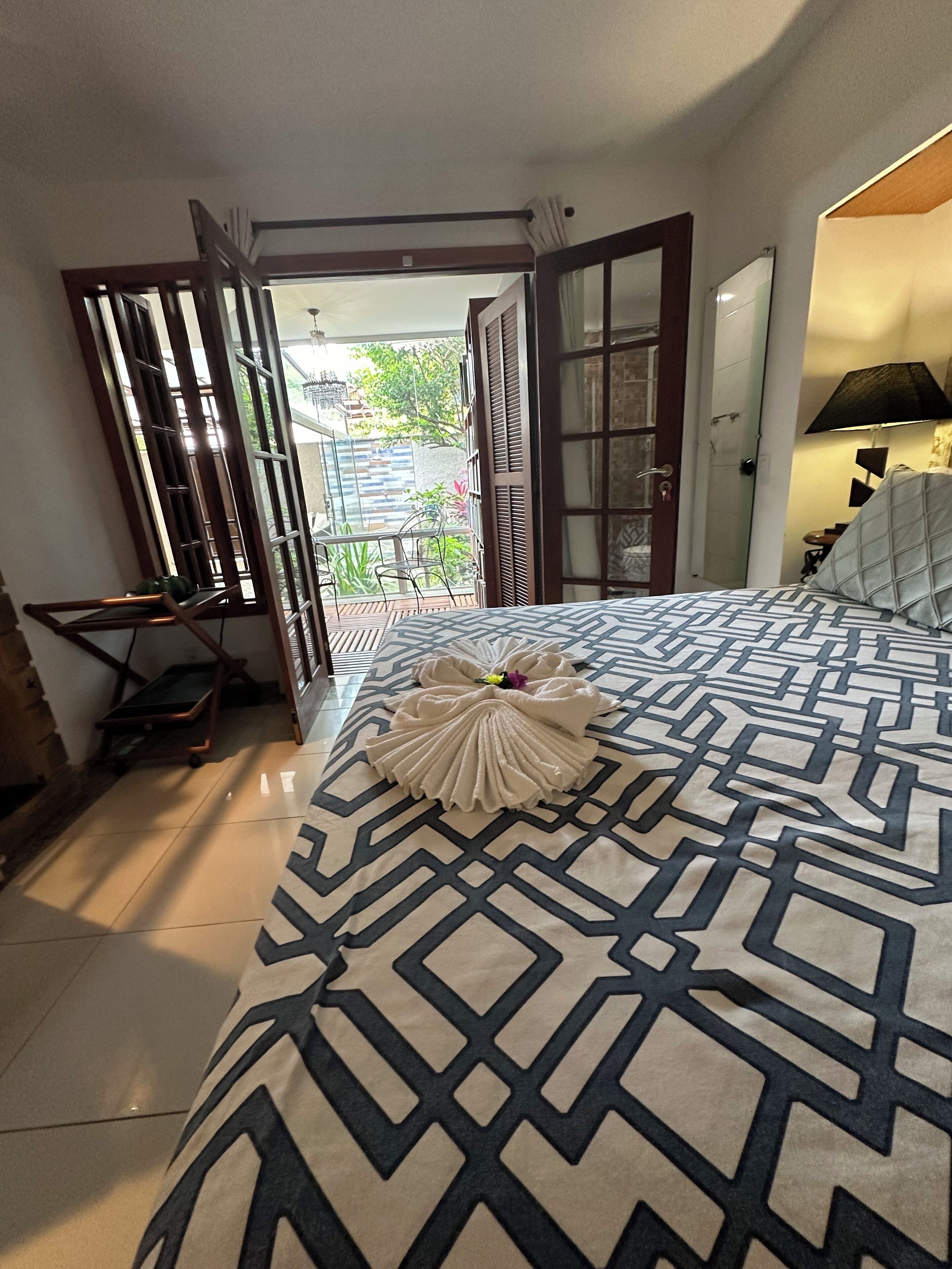 Apartamento Brasília | Egyptian cotton sheets, premium bedding, memory-foam beds, minibar
