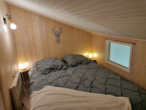 3 bedrooms, iron/ironing board, free WiFi