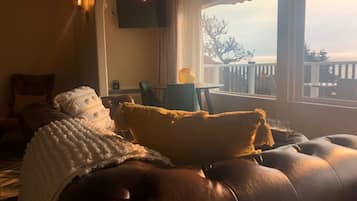 Habitación superior | Ropa de cama de alta calidad, cortinas blackout y wifi gratis