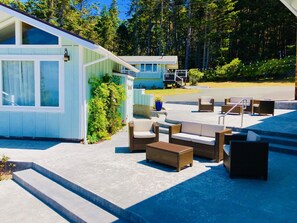 Exterior detail - Seafoam Lodge (Little River)