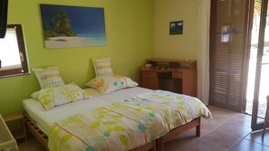 3 bedrooms, desk, iron/ironing board, travel crib