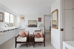 2 多间卧室、WiFi、床单