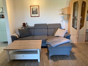 Unclassified image, 3 of 8, button