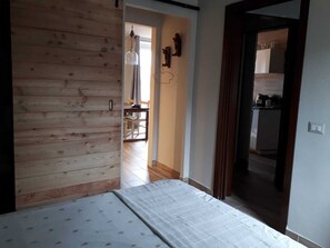 2 quartos, ferros/tábuas de passar roupa, Wi-Fi de cortesia