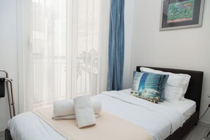 2 bedrooms, in-room safe, iron/ironing board, free WiFi