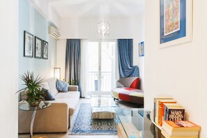 スマートテレビ、書庫、ステレオ