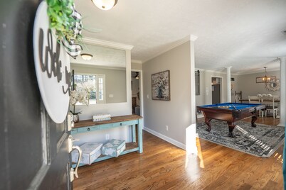 Charming Home Near StoneMountain Park w/ Playroom & Hot Tub