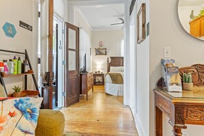 1 chambre, fer et planche à repasser, Wi-Fi gratuit, draps fournis